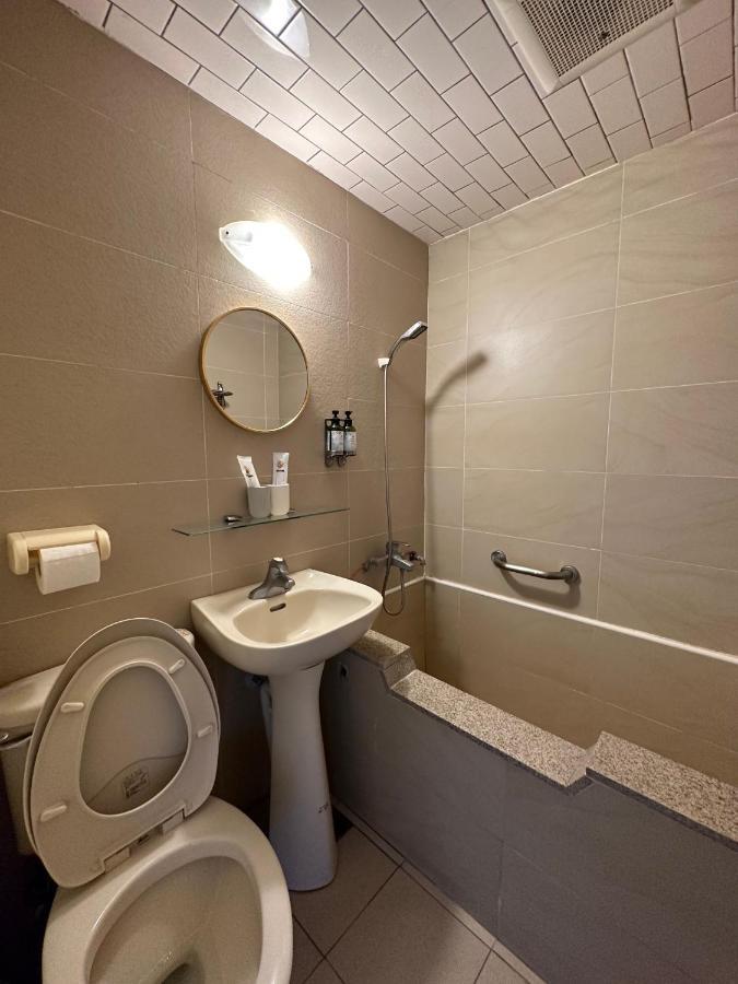 ג'יאושי Ming Ren Hotspring Hotel מראה חיצוני תמונה