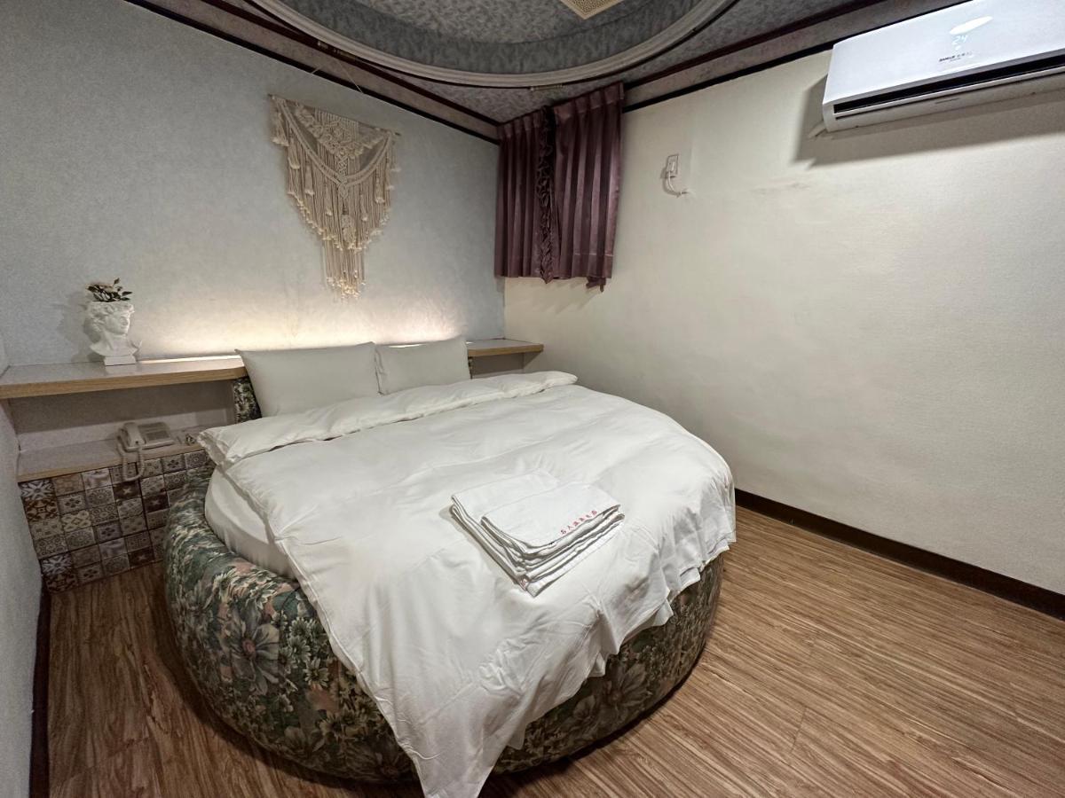 ג'יאושי Ming Ren Hotspring Hotel מראה חיצוני תמונה