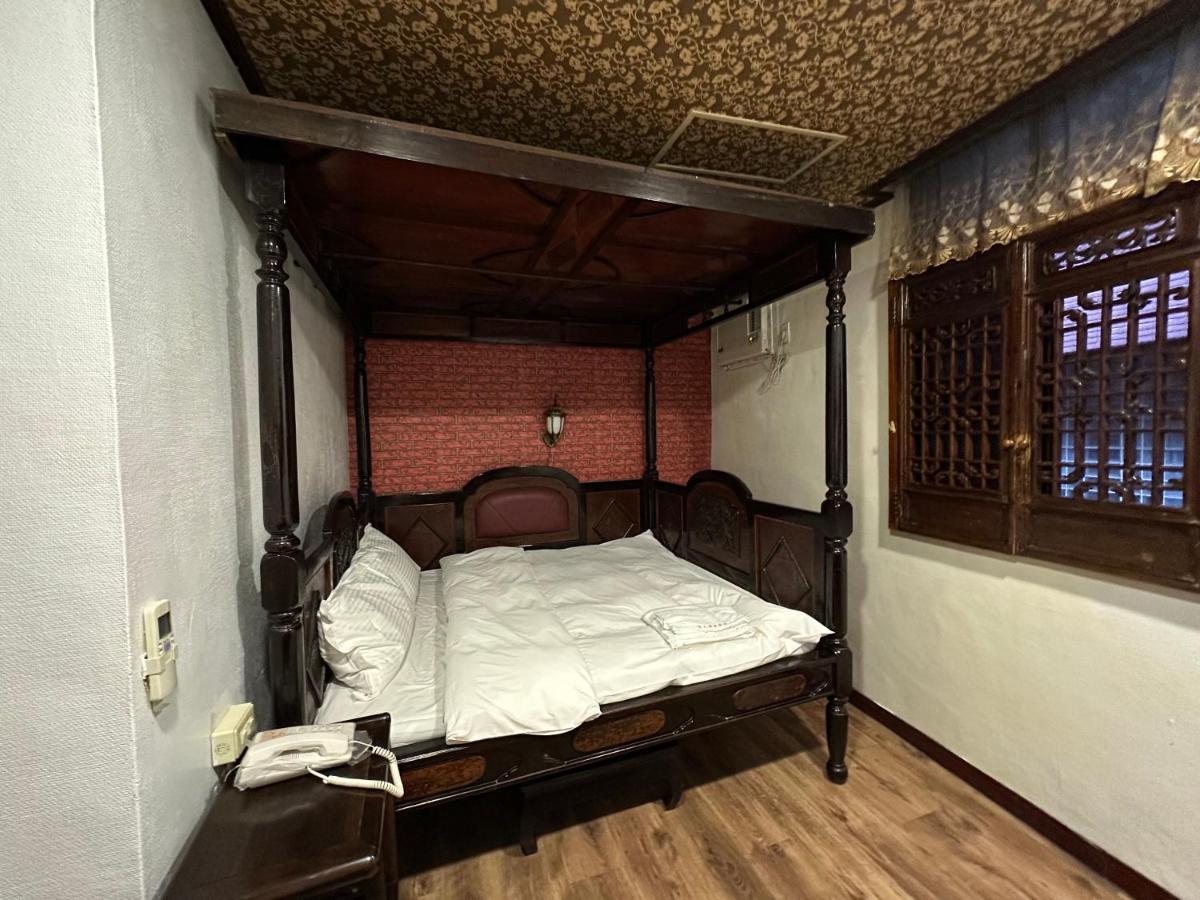 ג'יאושי Ming Ren Hotspring Hotel מראה חיצוני תמונה