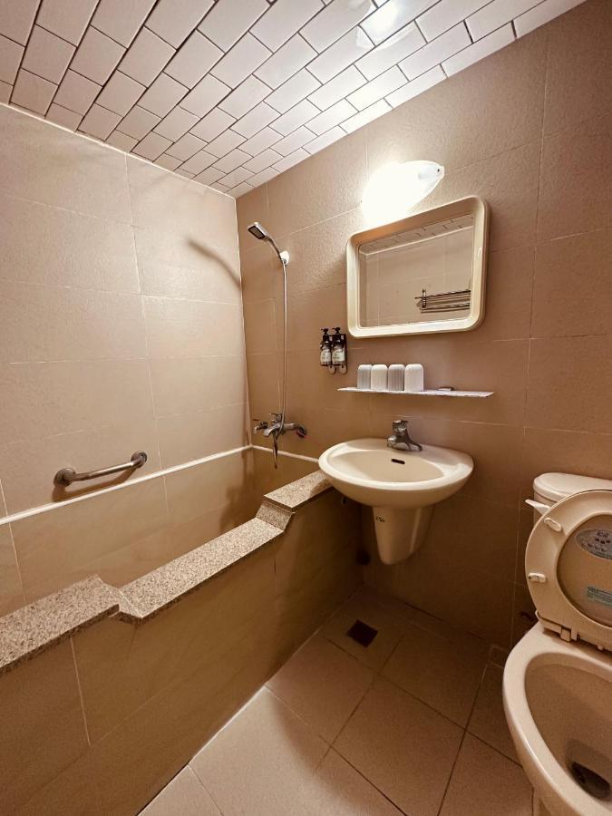 ג'יאושי Ming Ren Hotspring Hotel מראה חיצוני תמונה